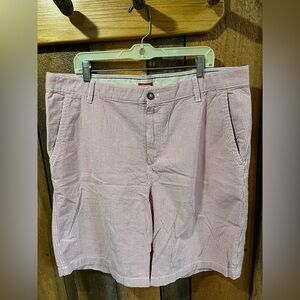 Izod Flat Front Red and White Shorts for Casual Comfort